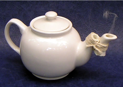 [funny+repaired+teapot.jpg]