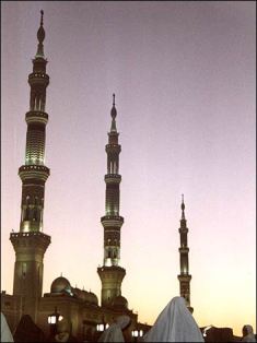 [minarets_dusk_gallery_352x470.jpg]