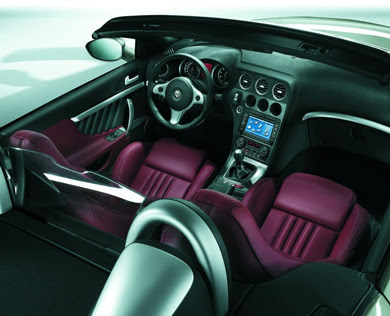 Alfa Romeo Spider interior