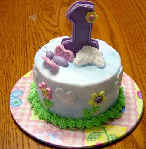 [First_Birthday_smash_cake_sm.JPG]