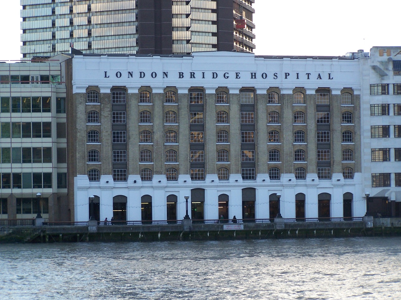 [london_bridge_hospital.JPG]
