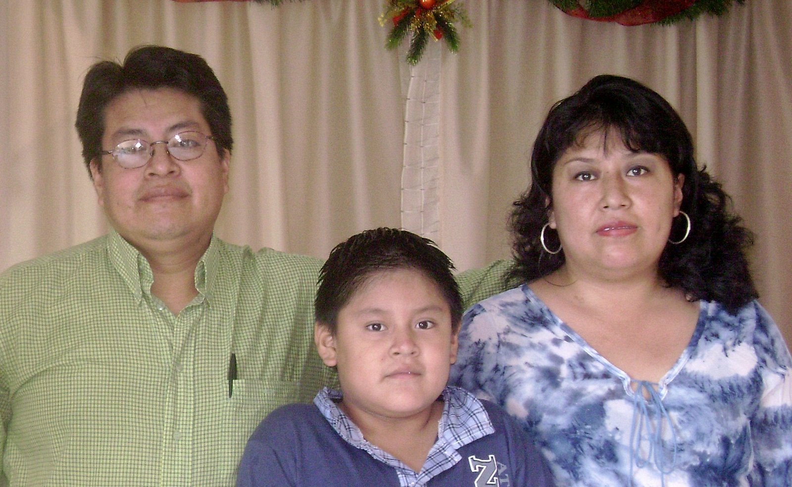 [Familia+Quiroz+Cava+misioneros+cropped.jpg]