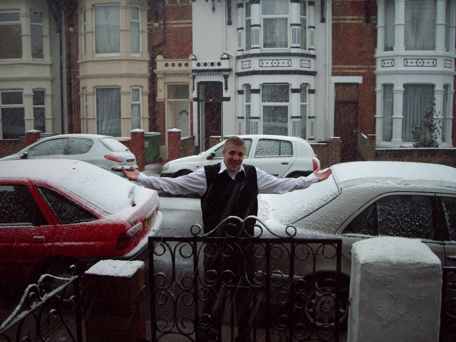[Snow+in+Portsmouth+4-08.JPG]