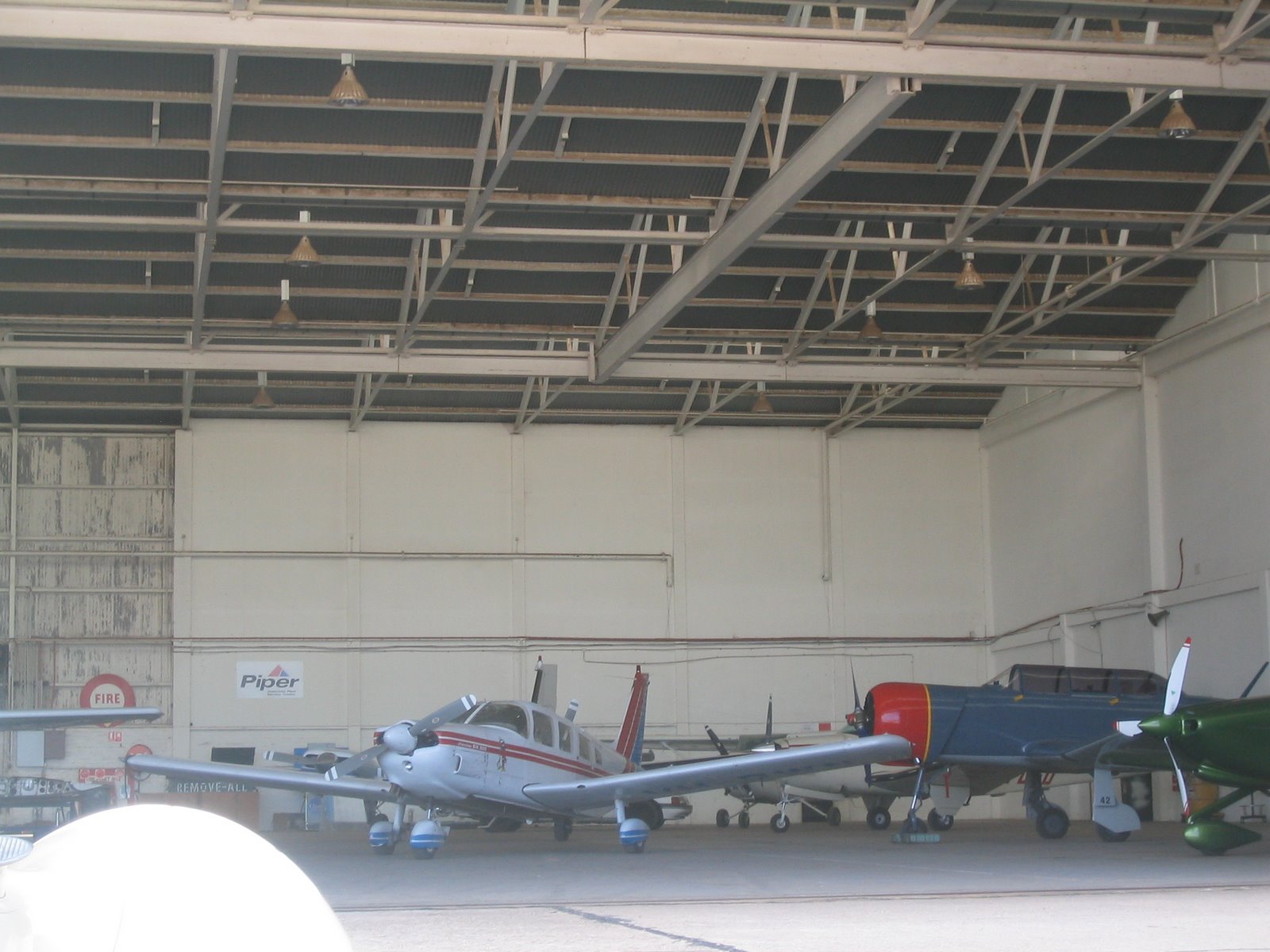 [Eagle+Aviation+hangar+Parafield+004.jpg]