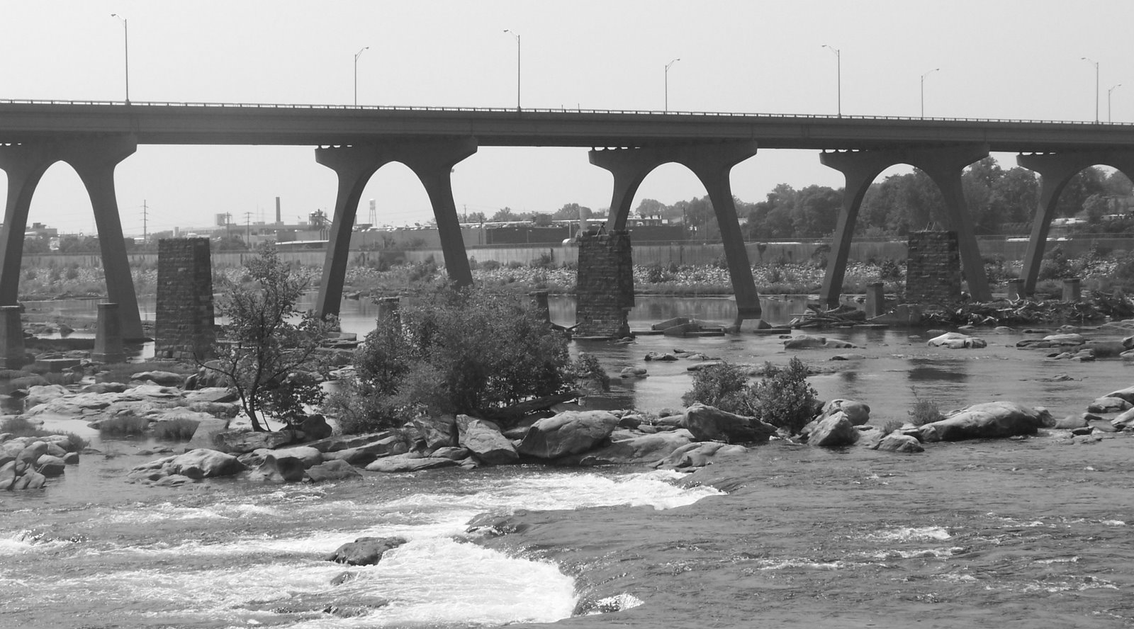 [Bridge+over+James+River.JPG]