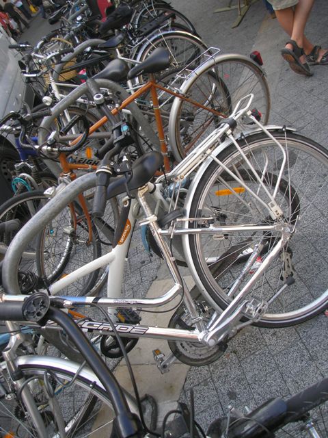 [parking+vélo.JPG]