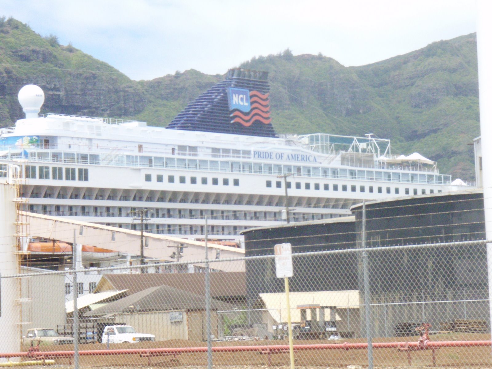 [Hawaii+Cruise+Liner.JPG]