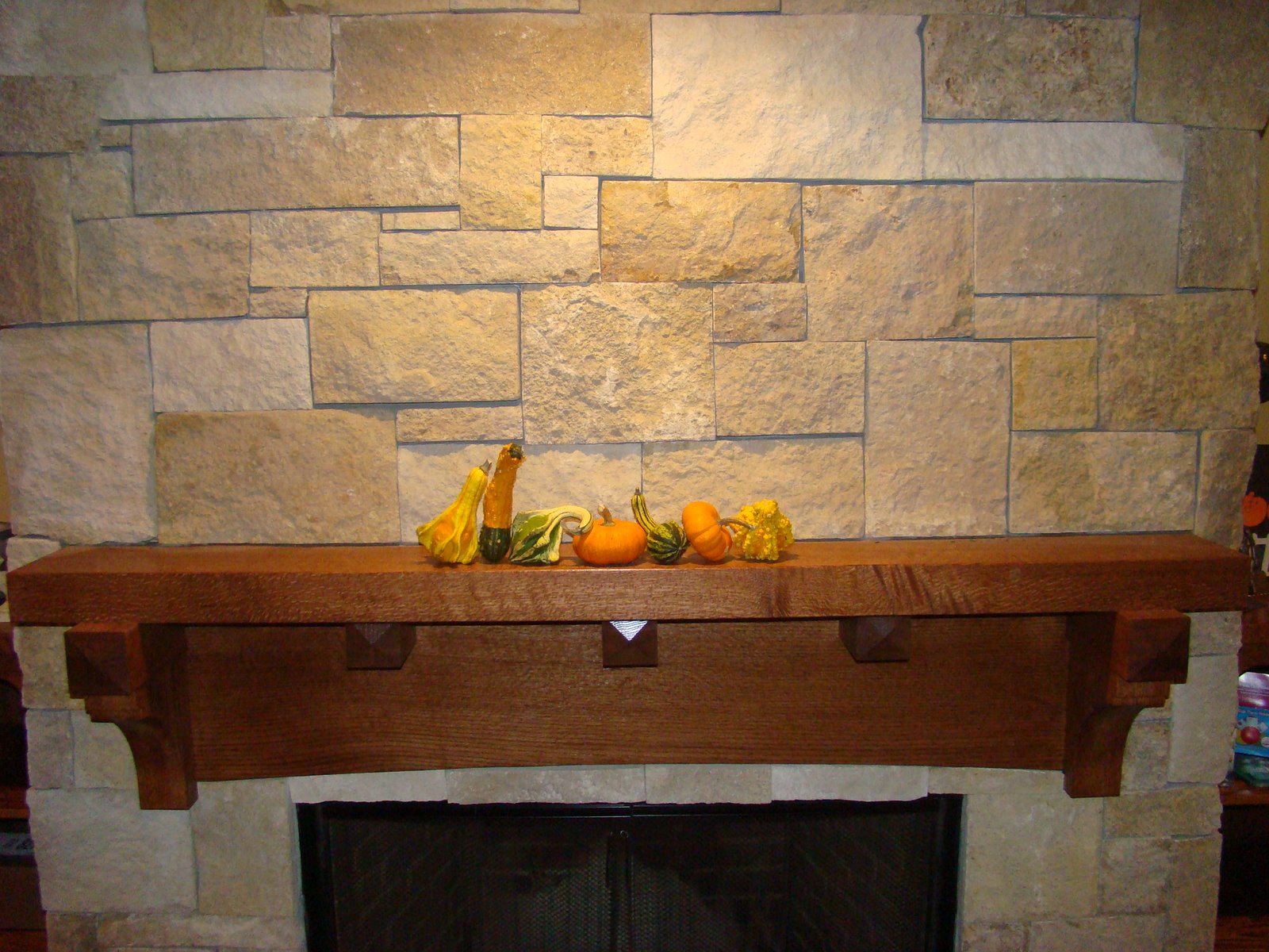 [decorating+the+mantle+for+thanksgiving+005.jpg]
