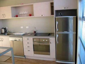[apartment_kitchen.jpg]