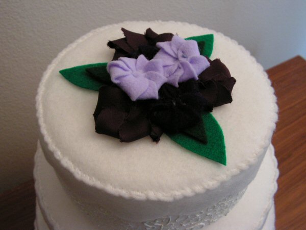 [plush_wedding_cake_top1.jpg]