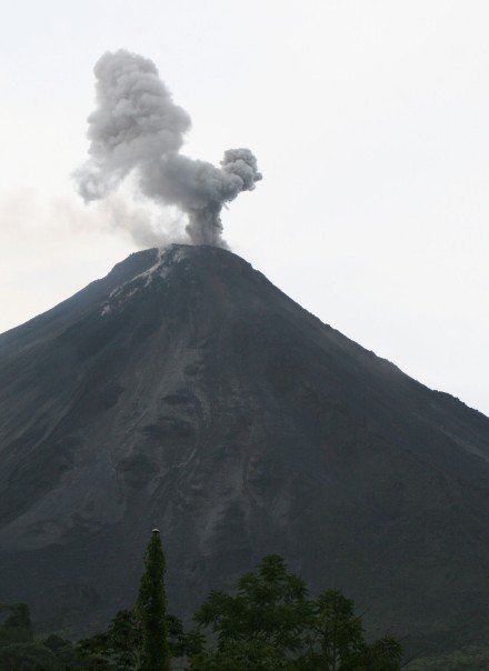 [volcano.jpg]