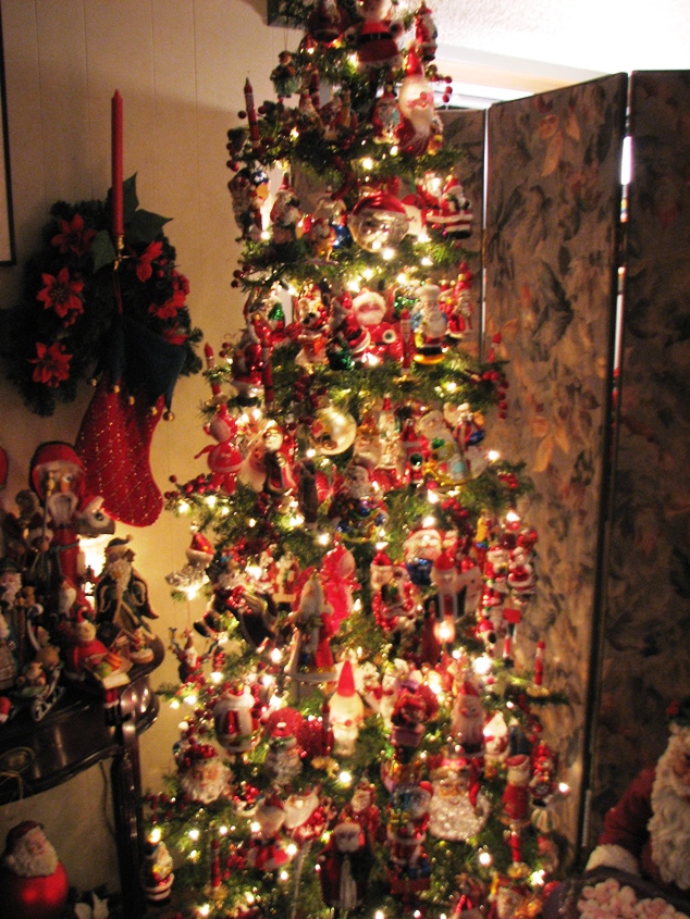 [Santa+Tree.jpg]