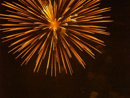 [Kanchanaburi+-+fireworks.JPG]