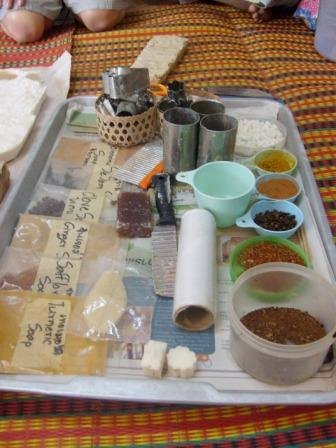[Andaman+-+Soap+Making+ingredients.JPG]