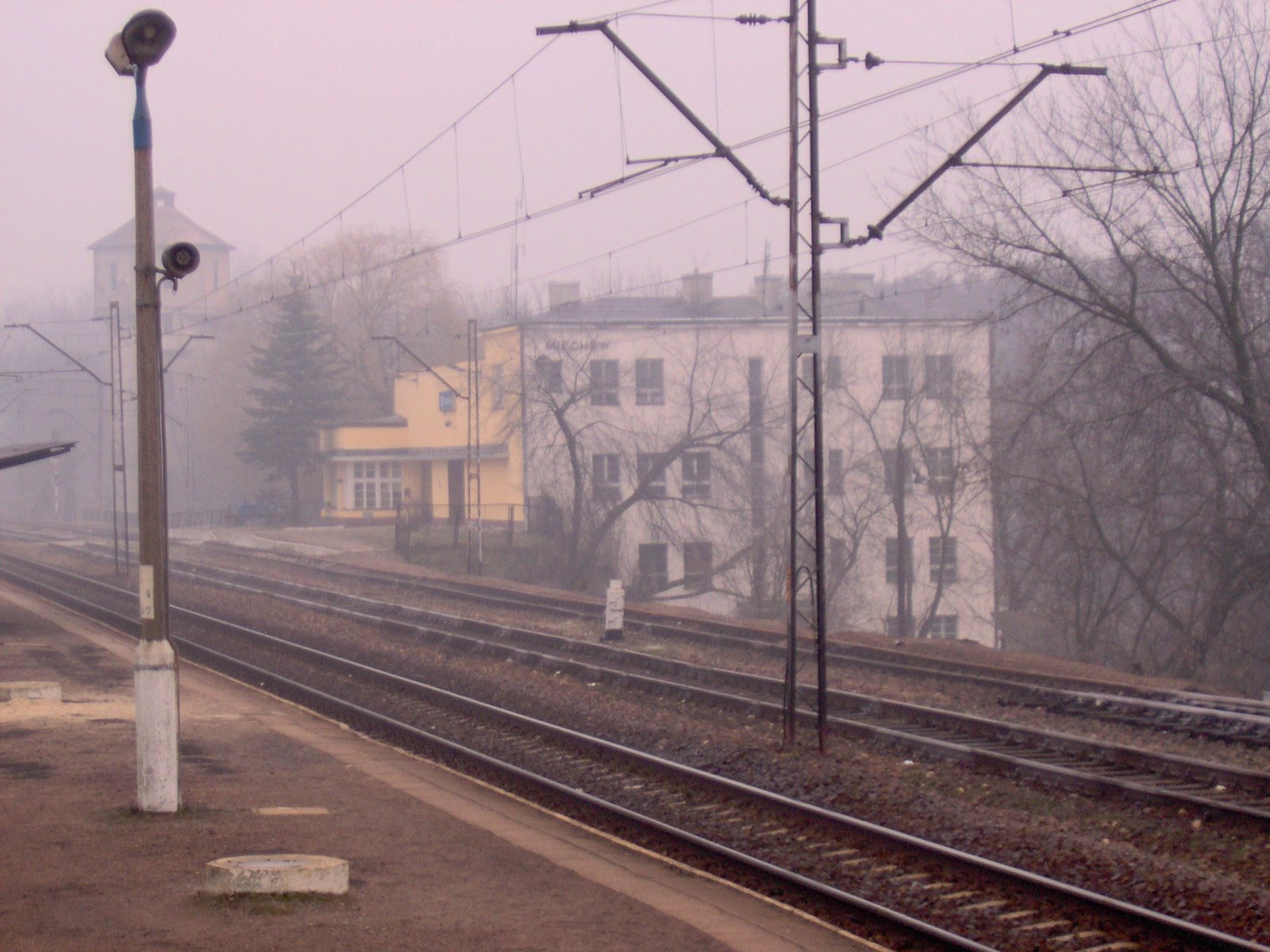 [Poland+train+station+Miechow.jpg]