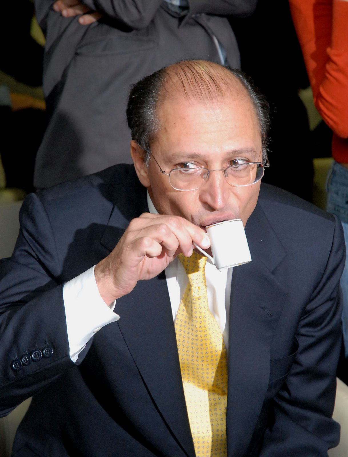 [Geraldo+Alckmin+(PSDB),+toma+café+no+Senado+Federal.jpg]
