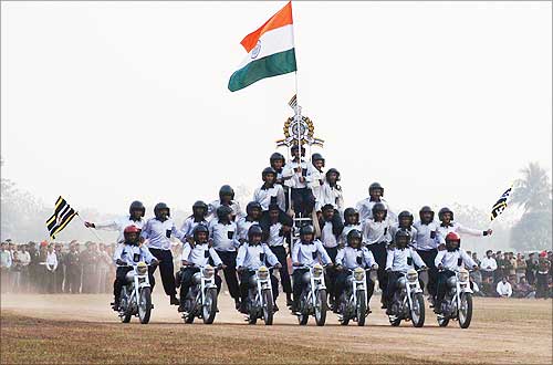 [Indian_Army_Bike_World_Record.jpg]