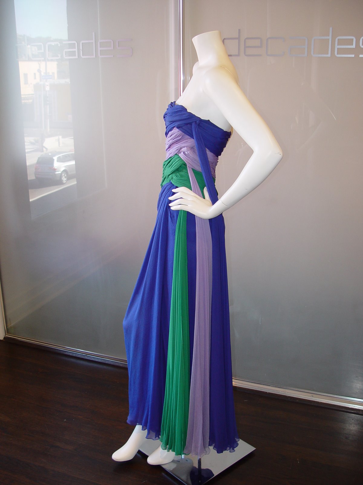 [JACQUELINE+DE+RIBES+EARLY+80S+STRAPLESS+TRI+COLOR+CHIFFON+DRAPED+GOWN.JPG+(1).JPG]