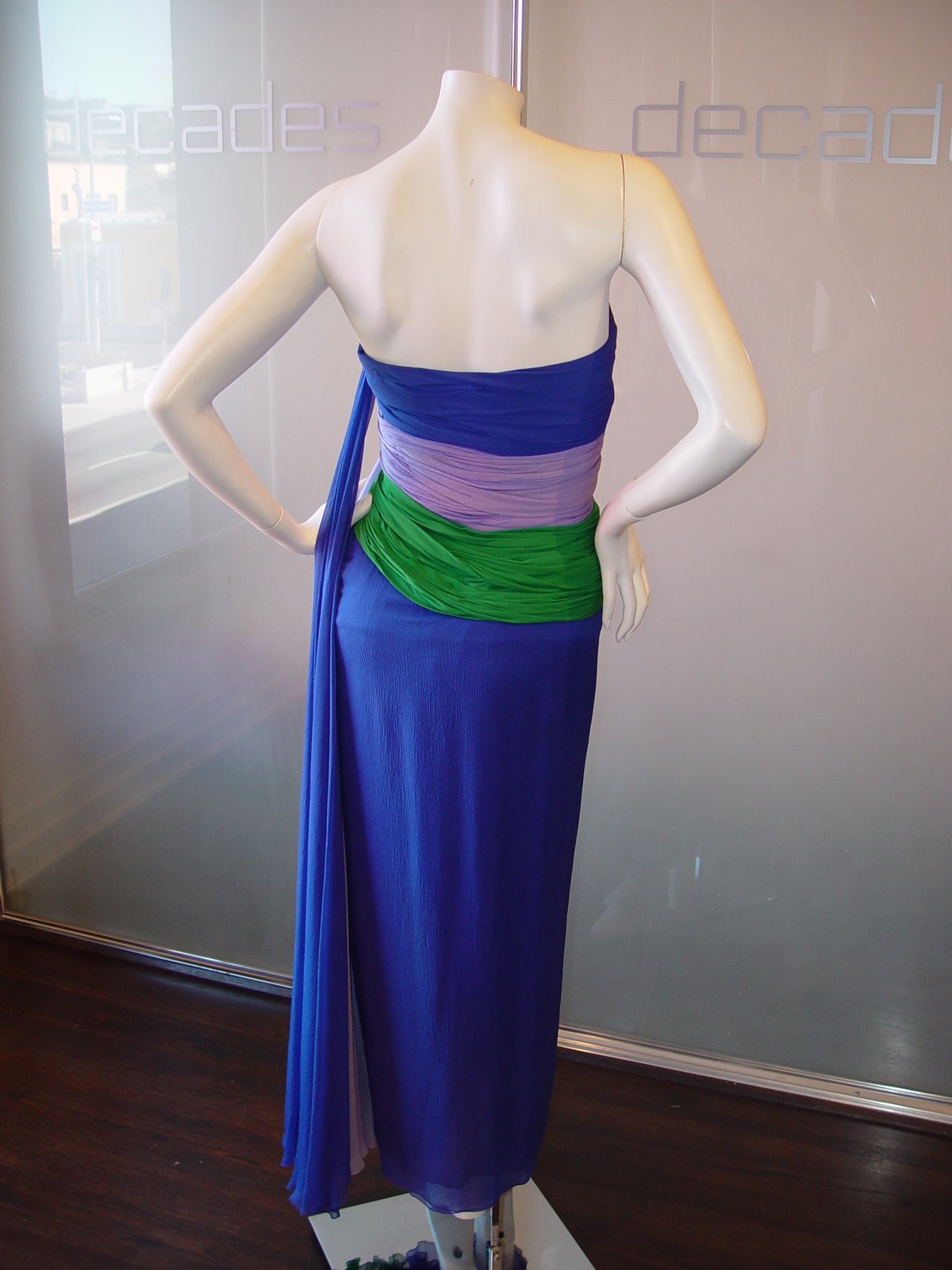 [JACQUELINE+DE+RIBES+EARLY+80S+STRAPLESS+TRI+COLOR+CHIFFON+DRAPED+GOWN.JPG+(3).JPG]