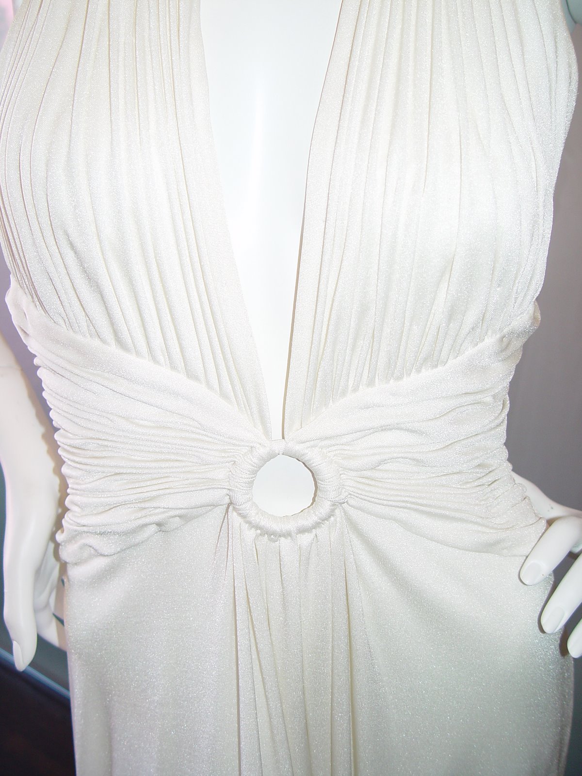 [LORIS+AZZARO+WHITE+JERSEY+PLEATED+HALTER+DRESS+WITH+ICONIC+RING+DEATIL+C+70S+SIZE+6.JPG+(1).JPG]