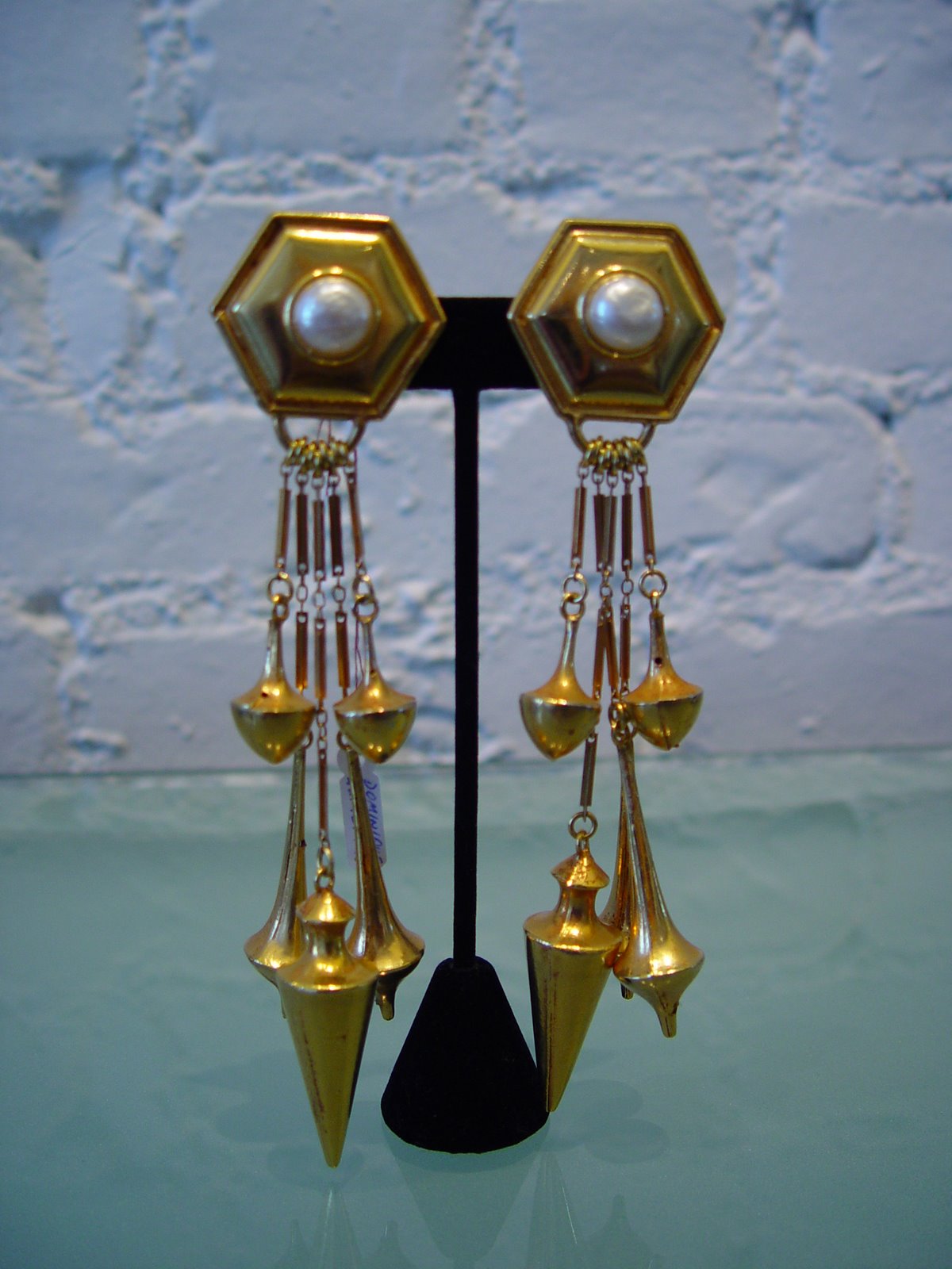 [DOMINIQUE+AURIENTIS+GOLD+METAL+EARRINGS+WITH+PEARL+AND+LARGE+CONE+SHAPED+DROPS+C+80S.JPG.JPG]