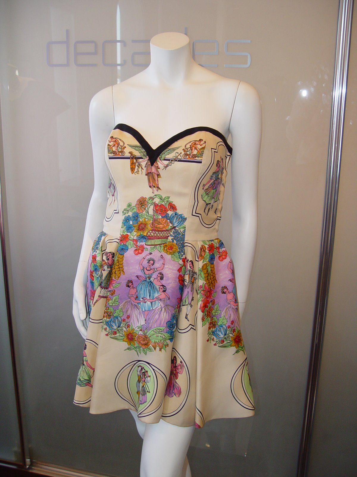 [GIANNI+VERSACE+EARLY+90S+SCARF+PRINT+STRAPLESS+BUSTIER+DRESS+MARKED+SIZE+42.JPG.JPG]