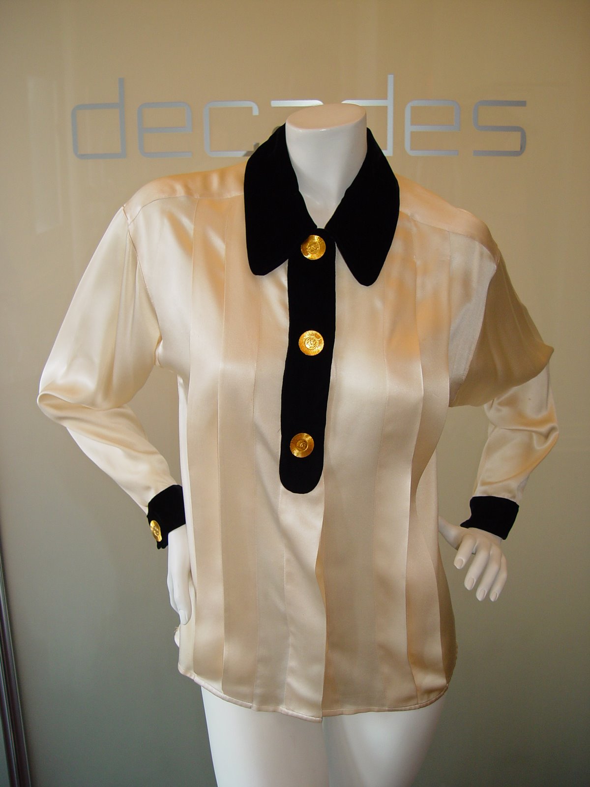 [CHANEL+IVORY+SILK+BLOUSE+WITH+VELVET+COLLAR+AND+GOLD+BUTTONS+-+FRONT.JPG]
