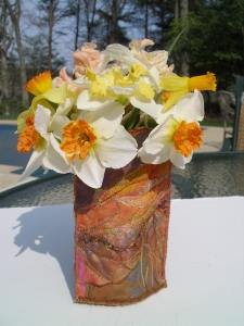 [vessel-daffodils300.jpg]