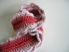 [pinks+crochet+scarf+not+blurry.jpg]