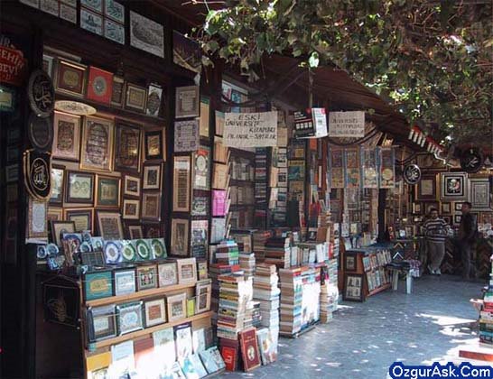 [old_book_market_istanbul.jpg]
