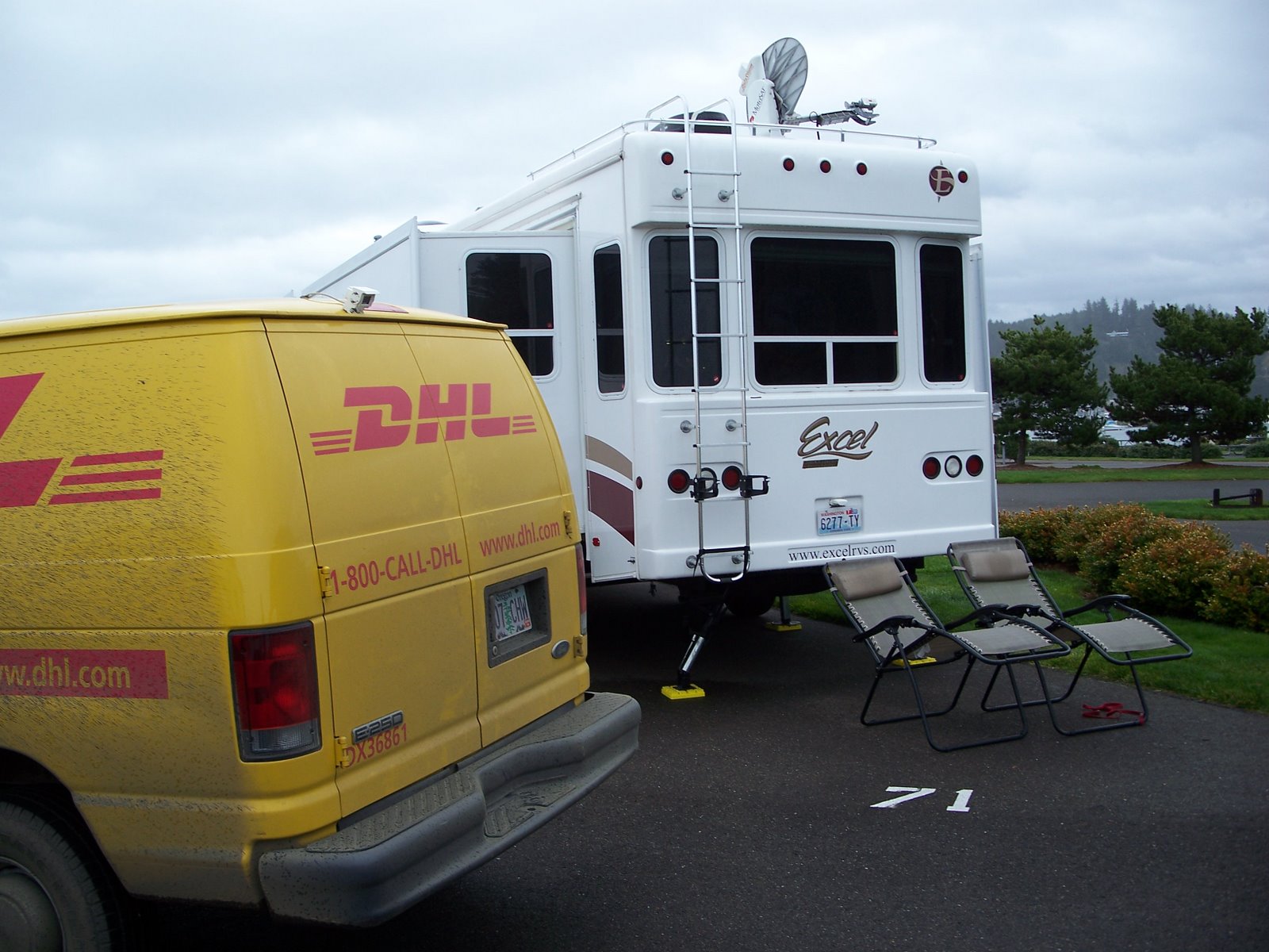 [DHL+truck+delivering+Jenna+HD+at+Winchester+Bay+RV+Park.JPG]
