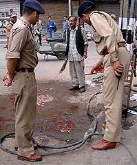 [Indian+policeman.jpg]