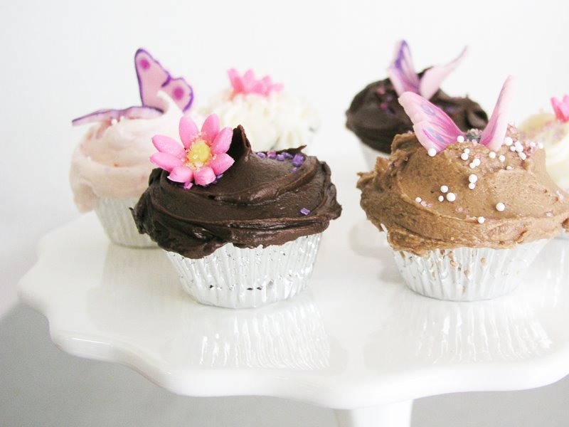 [violets_cakes_cupcake.jpg]