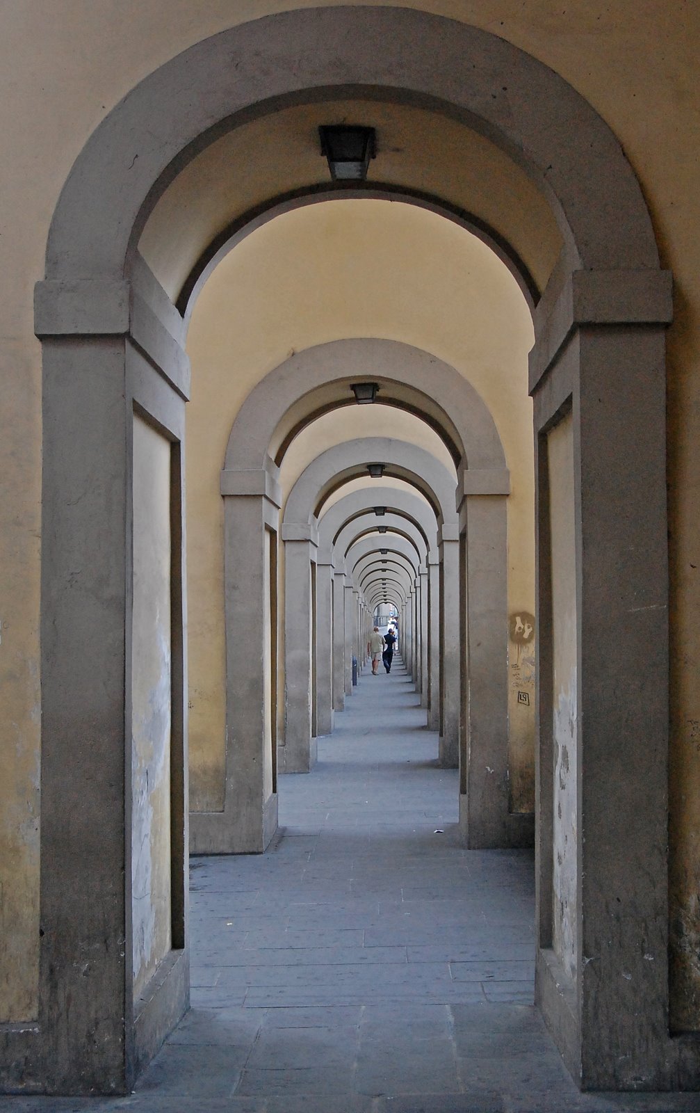 [DSC_0494+Passageway+to+Uffizi.JPG]