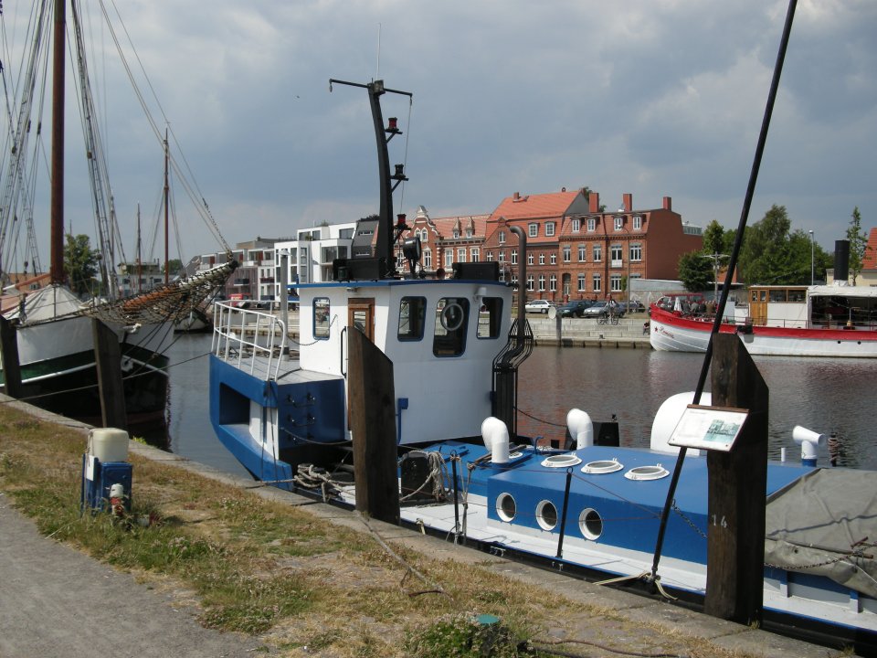 [Hafen_Greifswald.jpg]