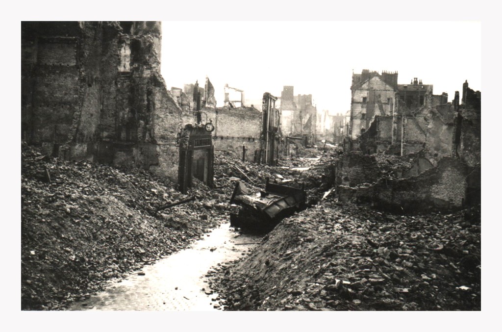 [Dunkerque+rue+neuve+ruines+1940+photo.jpg]