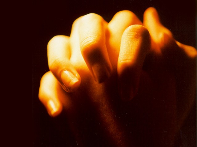 [hands+folded+in+prayer-799927.jpg]