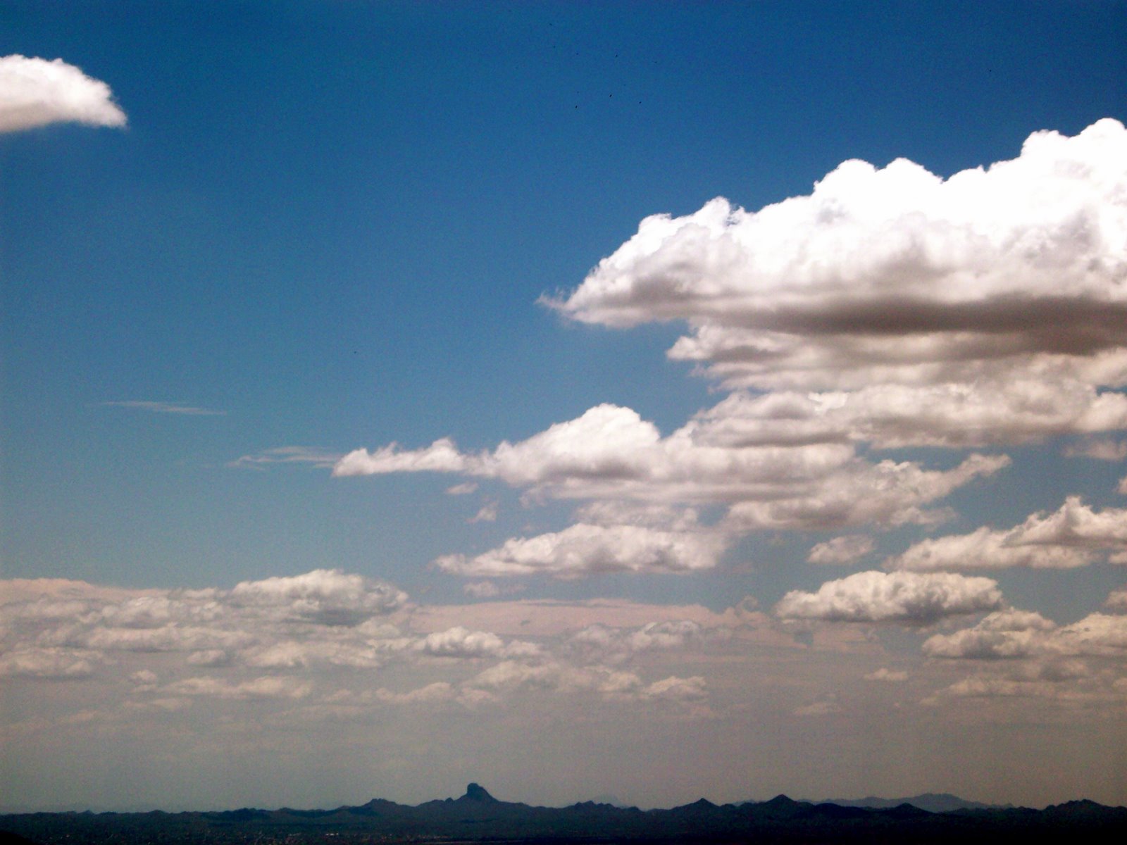 [desert+clouds.JPG]