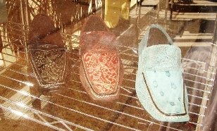 [trio+of+shoes.JPG]