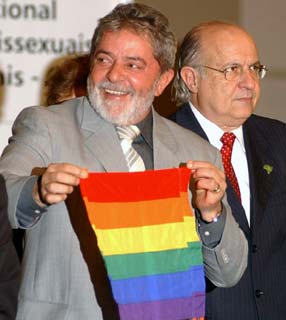[Lula+e+bandeira+homossexual.jpg]