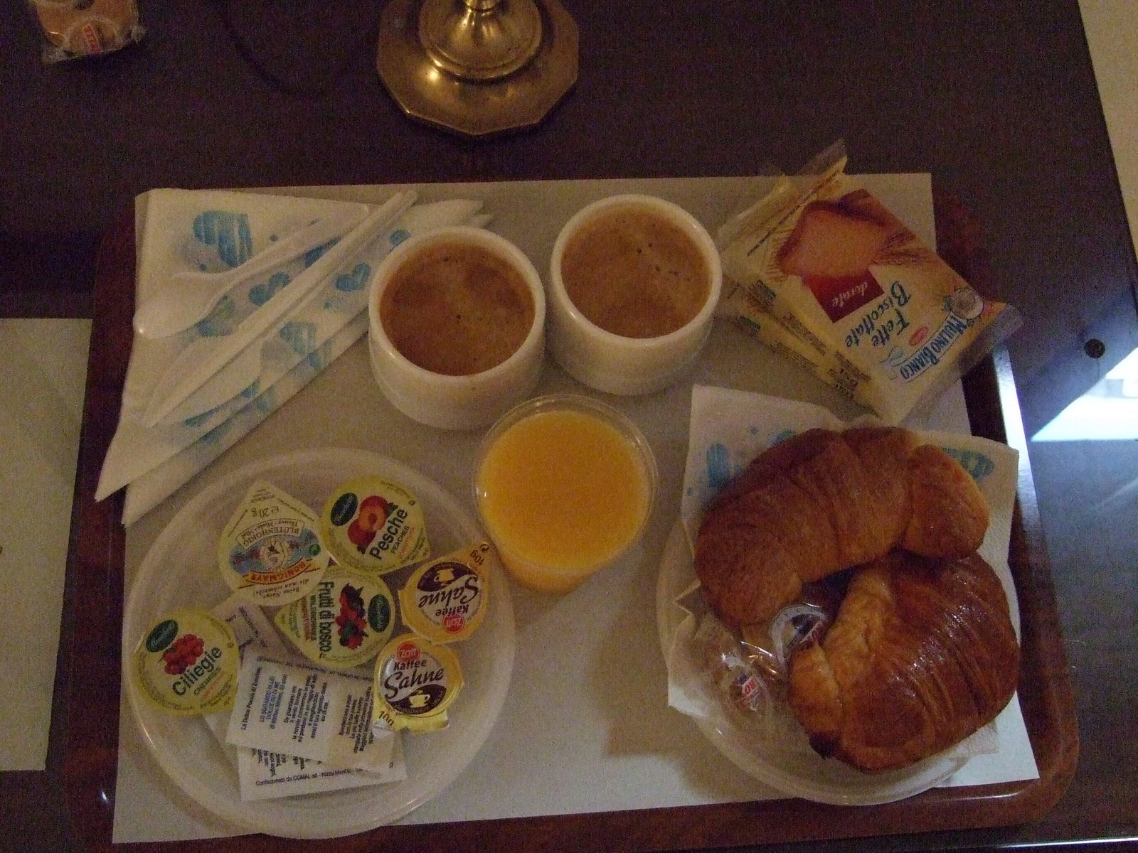 [Venice--Breakfast+in+Room.JPG]