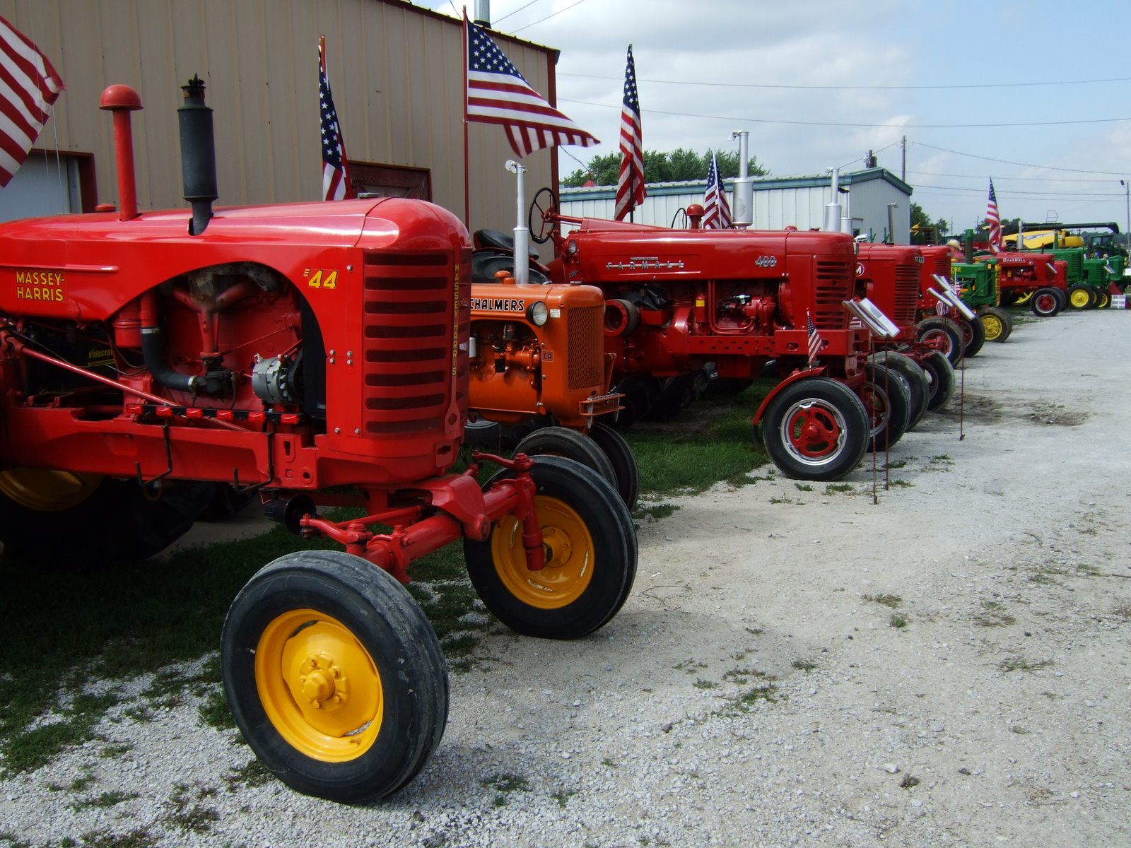 [tractor+museum.JPG]
