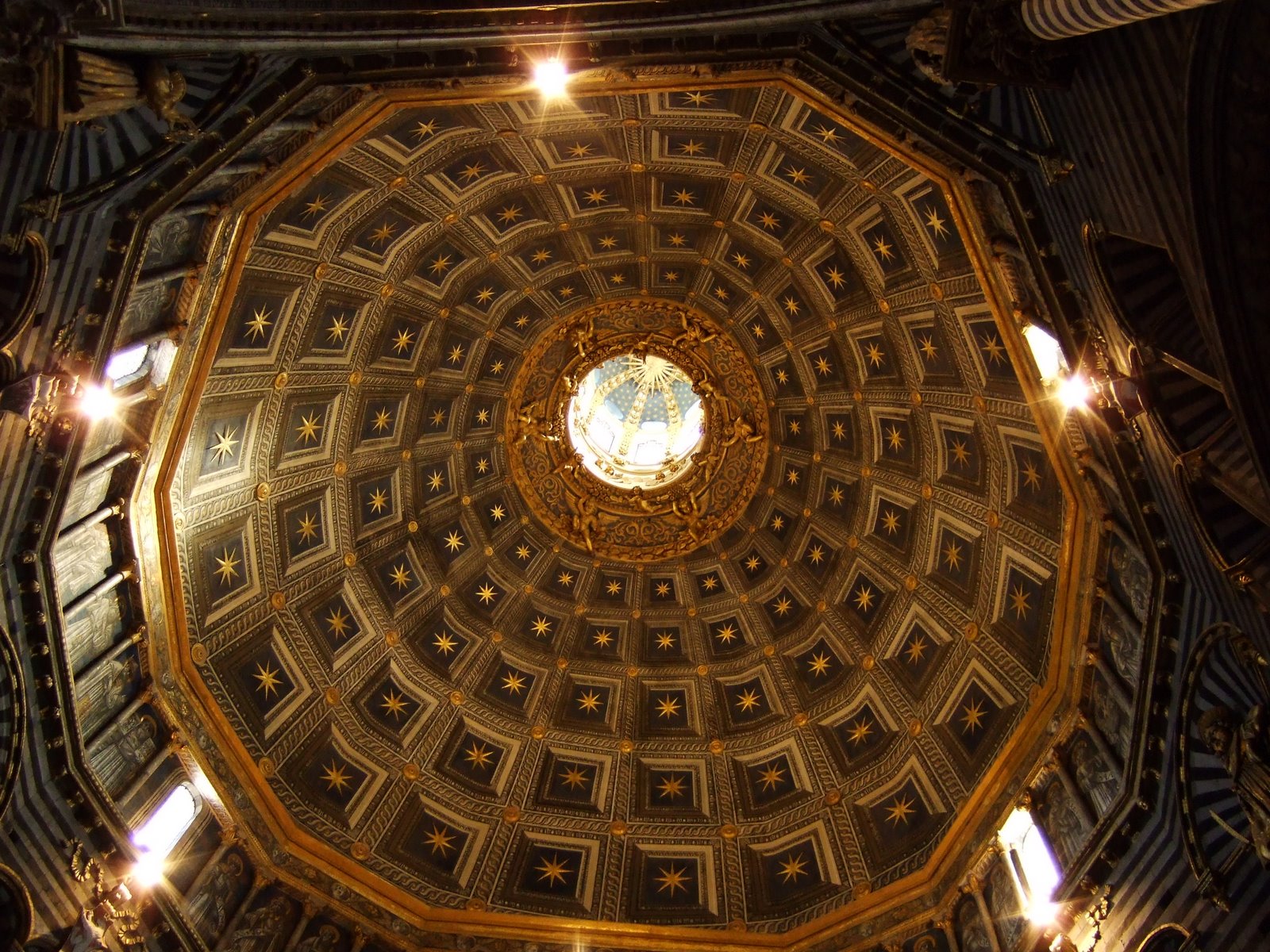 [Siena--Duomo+inside+dome.JPG]