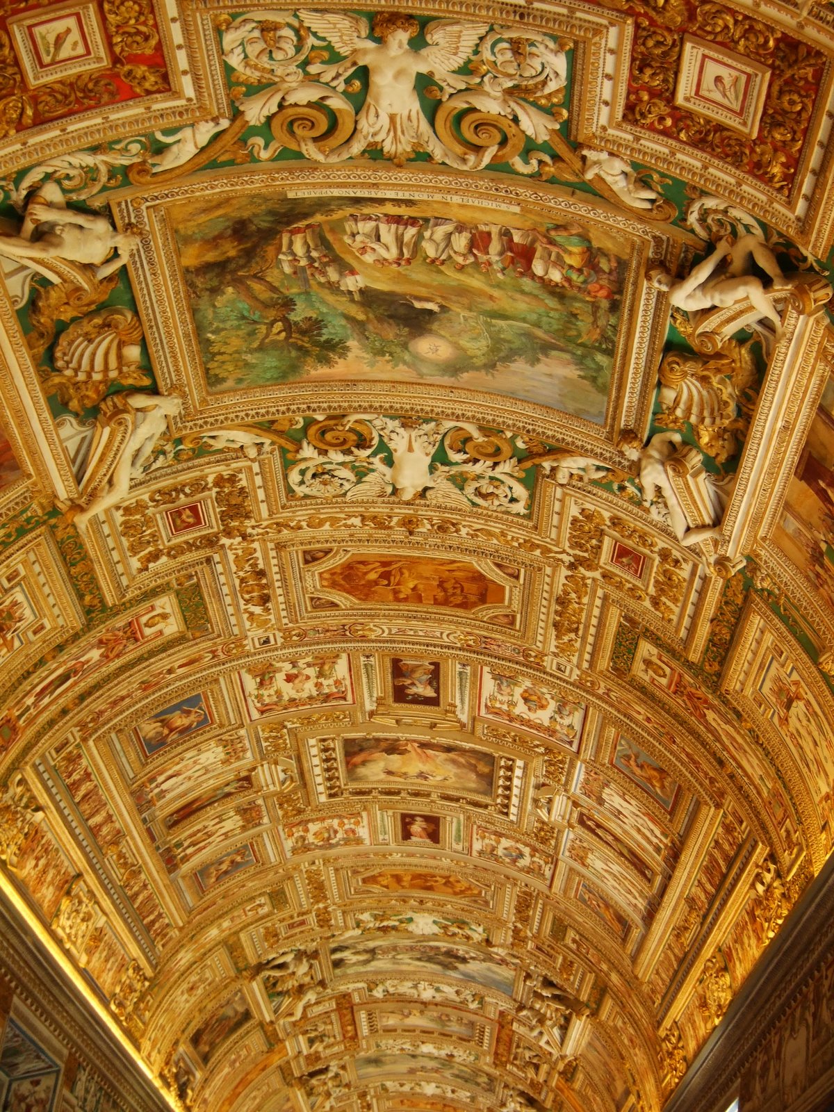 [Rome--Vatican+Museum+gallery+of+maps+ceiling.JPG]