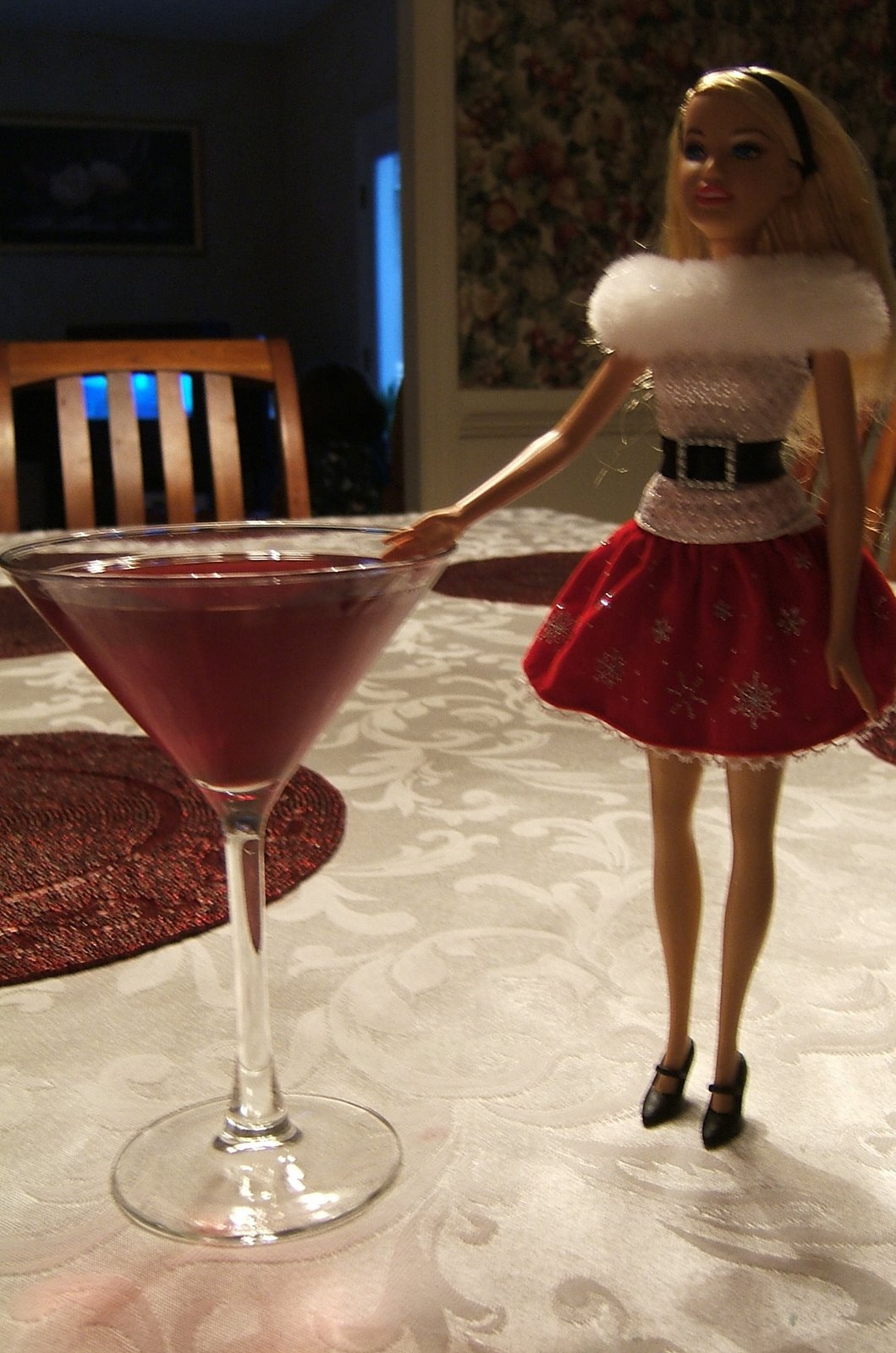 [Barbie+with+martini.JPG]