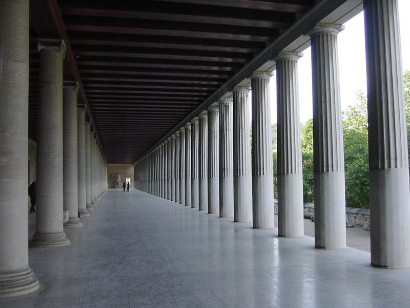 [800px-Stoa_in_Athens.jpg]