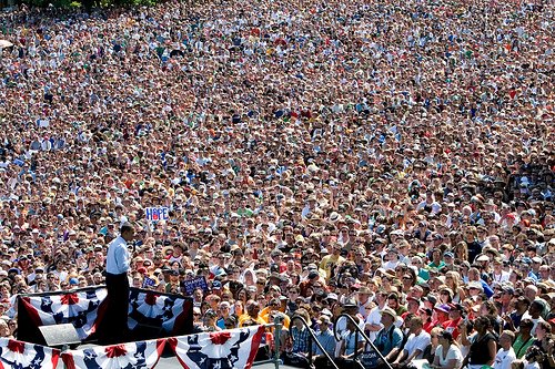 [obama+crowd.jpg]