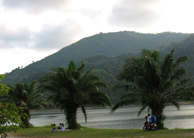  located inwards the hills to the westward of Phuket Town Bangkok Thailand Place should to visiting : An Evening at Bang Wad Reservoir in addition to Dam