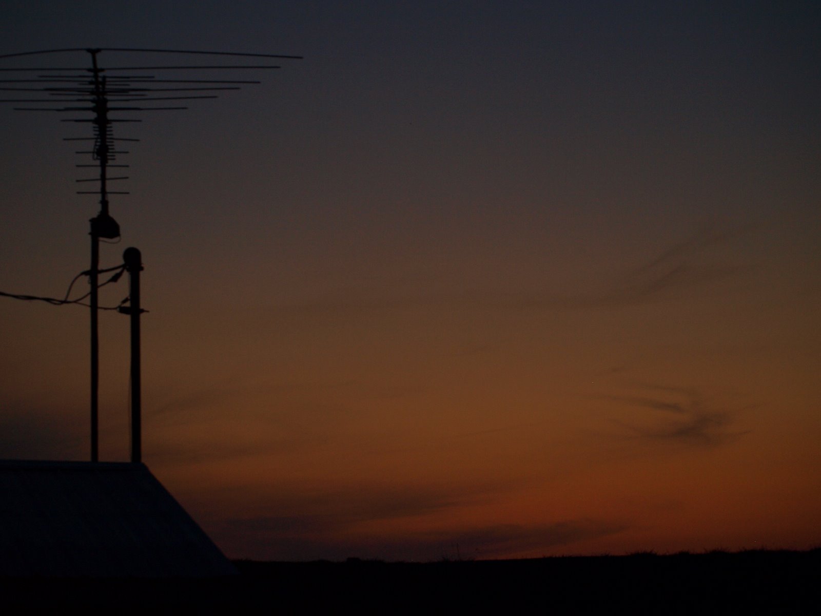 [antenna+at+sundown.JPG]