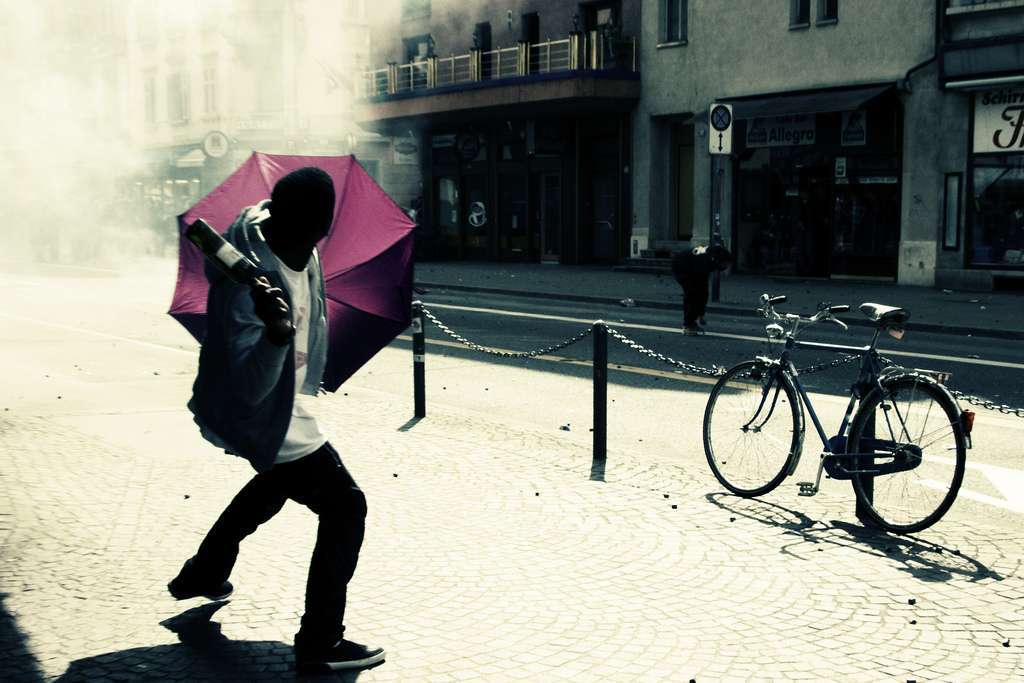 [_05__switzerland_lausanne_may_day_clashes.jpg]